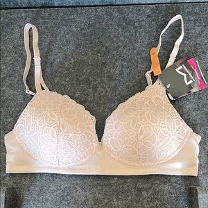 MAIDENFORM Soft Support WIRELESS‎ Lace Detail Blush Bra Size S
